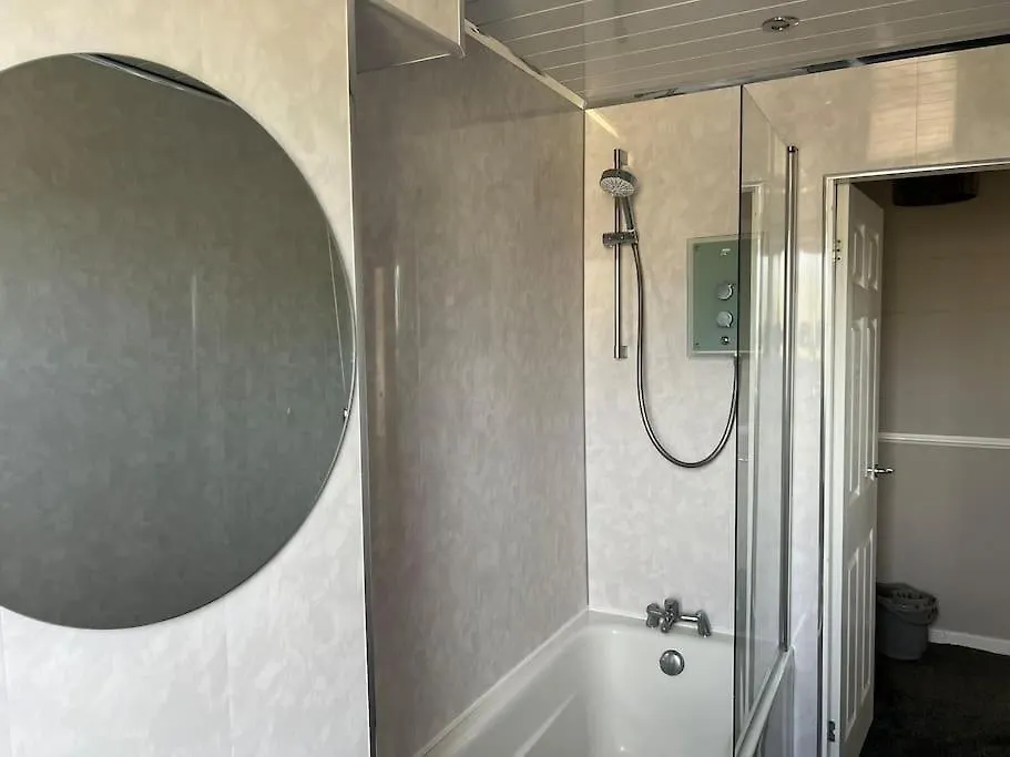 Charming, Modern Flat Sleeps 5 Apartment Tayport