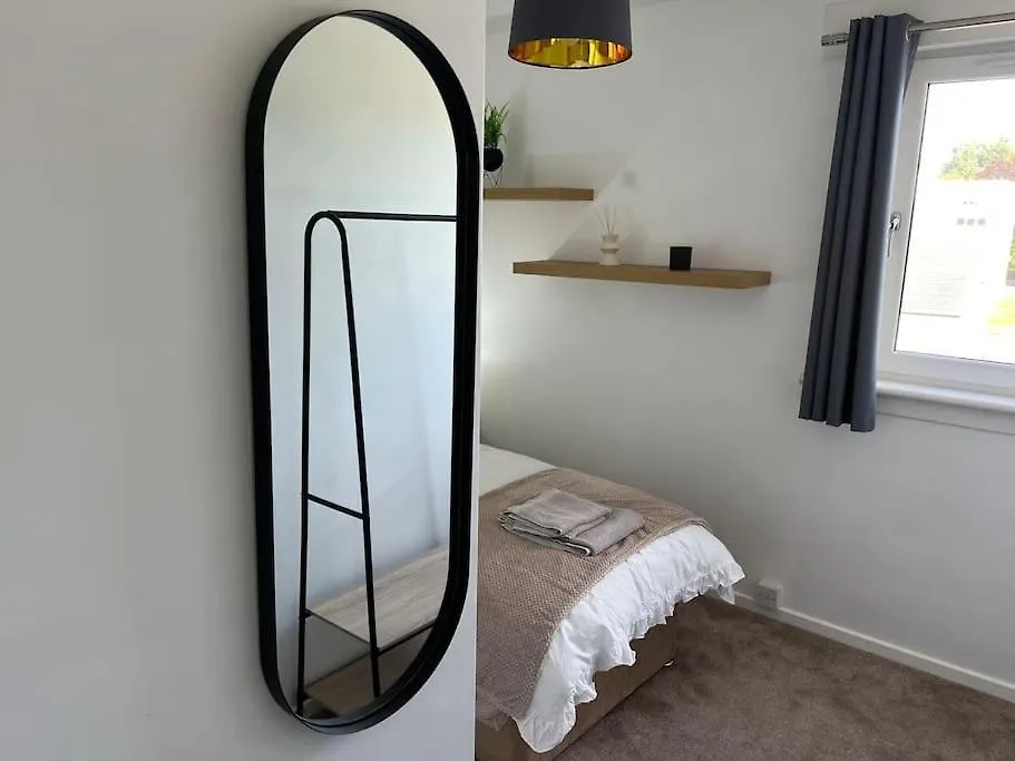 Charming, Modern Flat Sleeps 5 Apartment Tayport United Kingdom