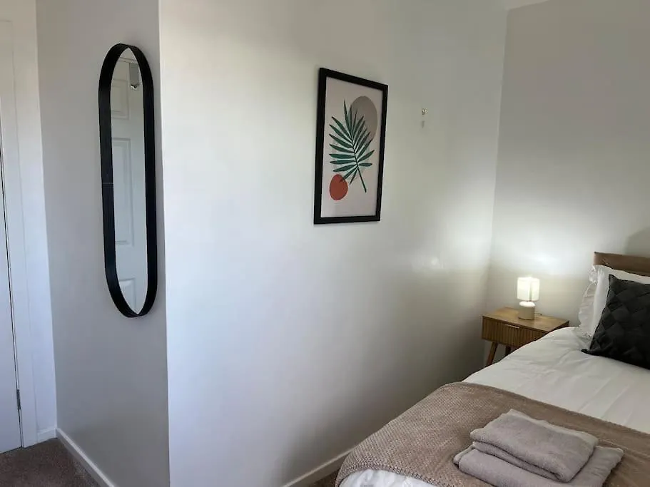 Charming, Modern Flat Sleeps 5 Apartment Tayport