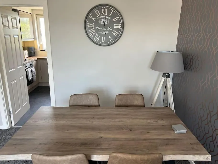 Charming, Modern Flat Sleeps 5 Apartment Tayport