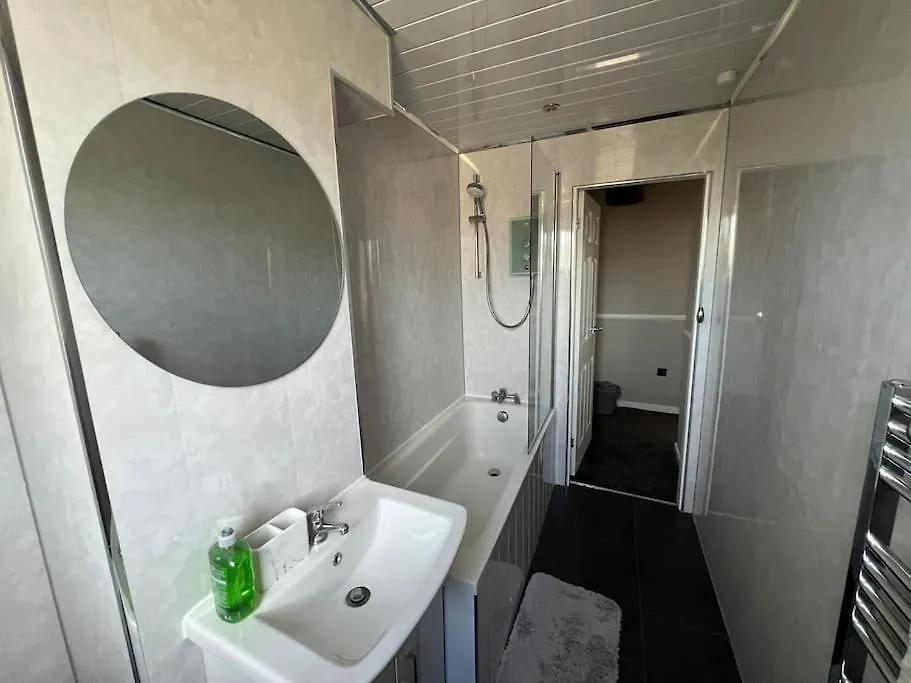 Charming, Modern Flat Sleeps 5 Apartment Tayport