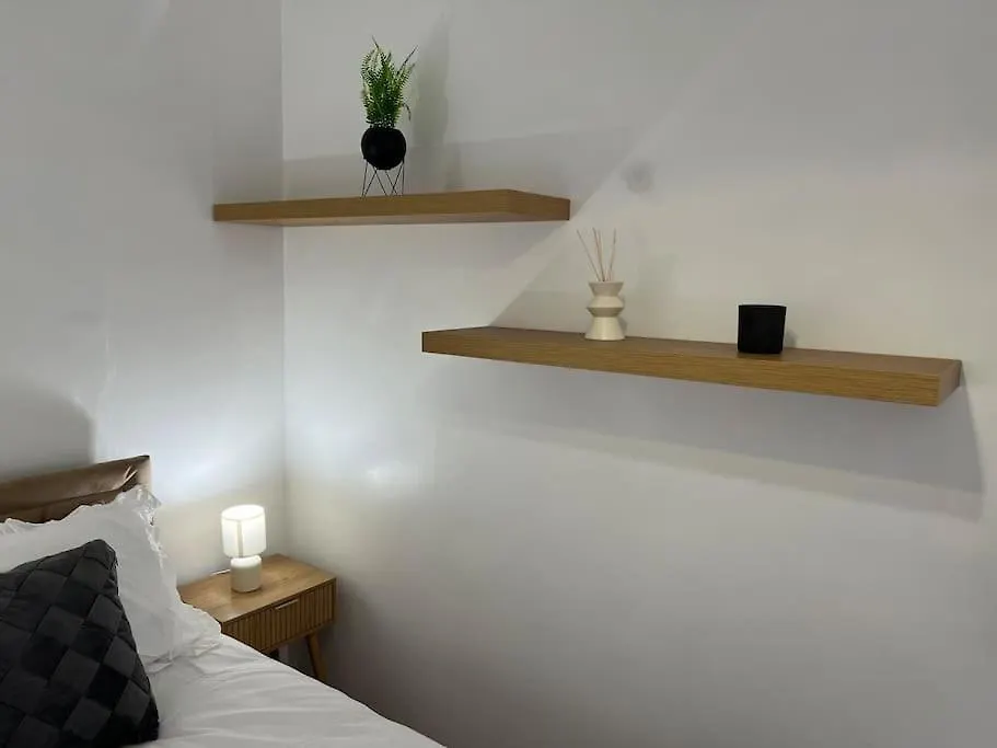 Charming, Modern Flat Sleeps 5 Apartment Tayport