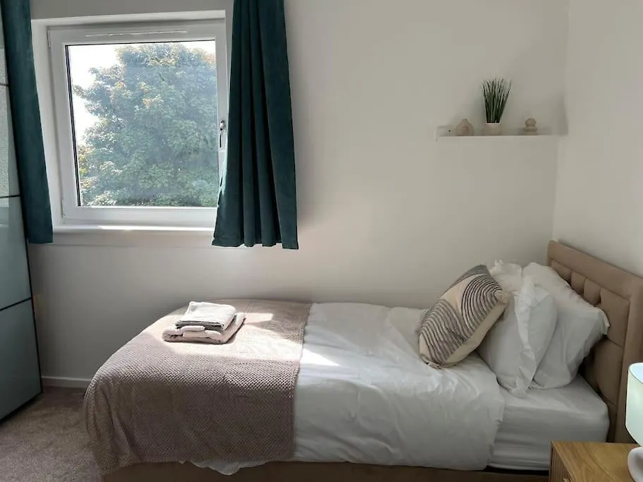 Charming, Modern Flat Sleeps 5 Apartment Tayport